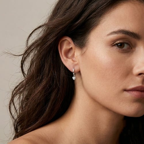Strieborné náušnice v tvare srdca s 0.25ct lab-grown diamantom Lola