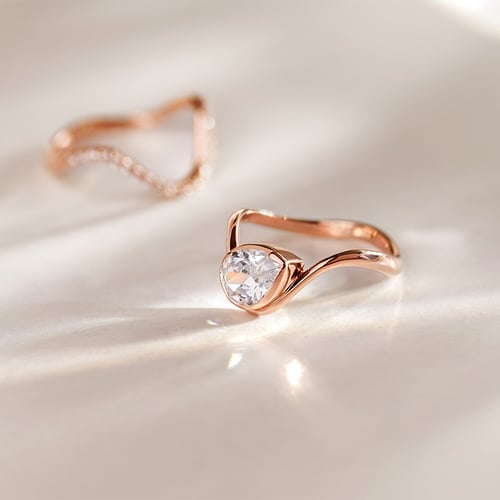 Atypický zásnubný prsteň s pear lab-grown diamantom Kylie