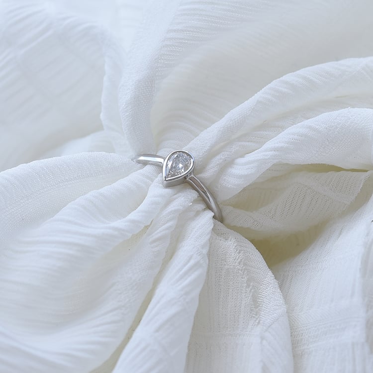 Prsteň s pear diamantom zo zlata 62671