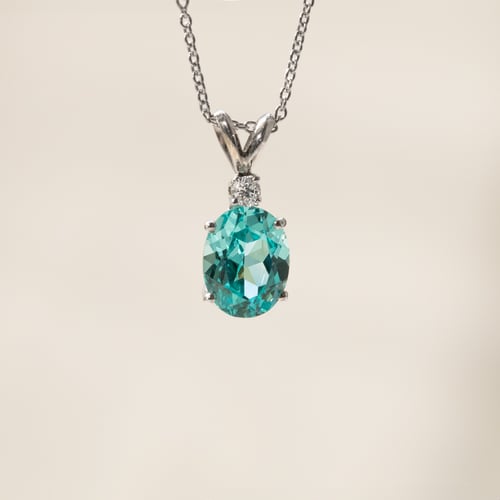 Zlatý prívesok s oválnym lab-grown paraiba turmalínom a diamantom Cipri