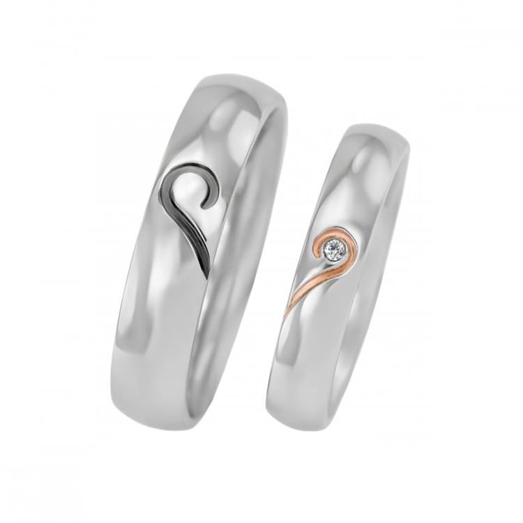 Zlaté svadobné prstene s motívom srdca s diamantom