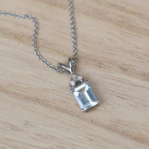 Zlatý prívesok s akvamarínom a diamantmi Edlin