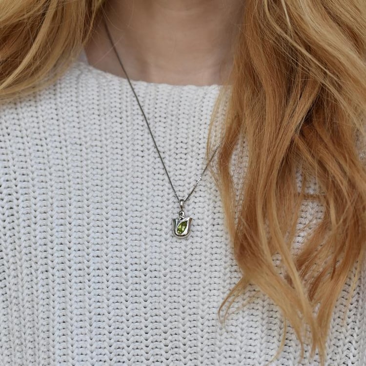 Strieborný tulipánek s olivínom 28573