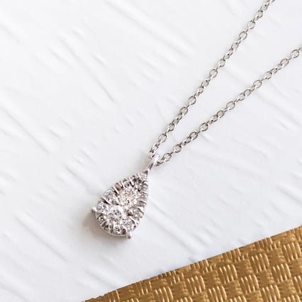 Prívesok v tvare diamantové kvapky Helena