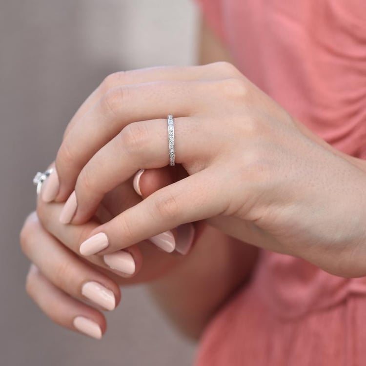 Dámsky eternity prsteň s moissanitmi a pánsky komfortný prsteň Neville 105298