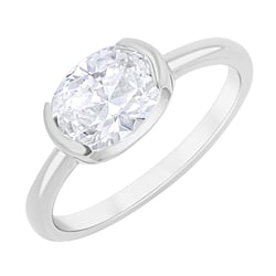 Zásnubný prsteň s half-bezel oválnym diamantom Hortensia