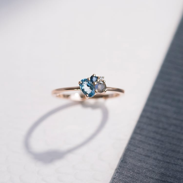 Cluster prsteň s akvamarínom, labradoritom, zafírom a diamantom Merche 110581