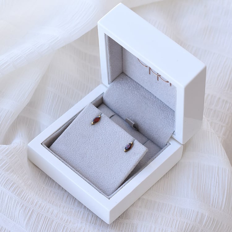 Pozlátené náušnice s granátmi 67953