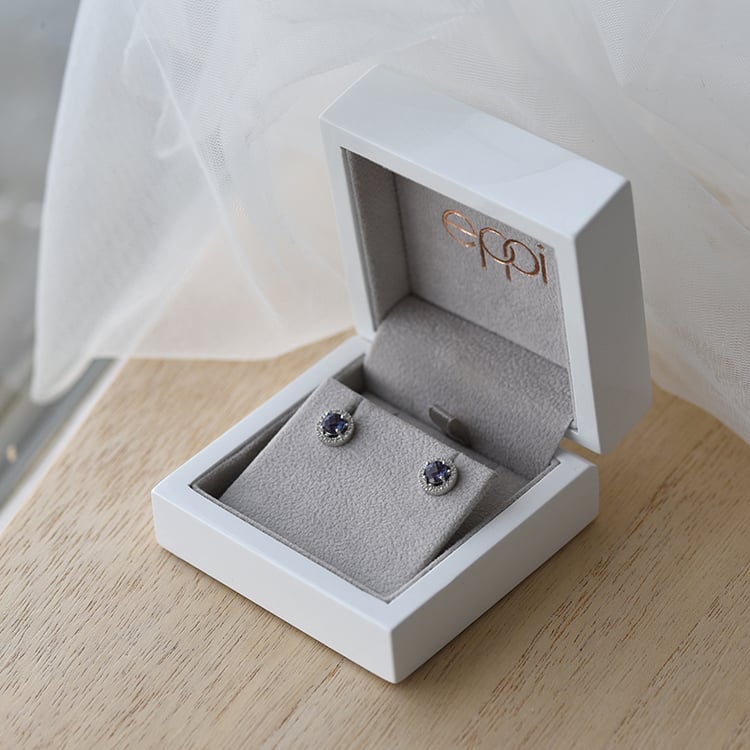 Topaz v zlatých náušniciach 62773