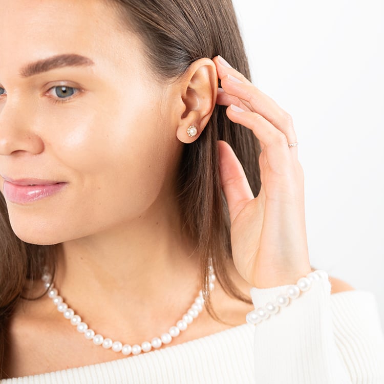 Zlaté halo náušnice s perlami a diamantmi Emela 147069