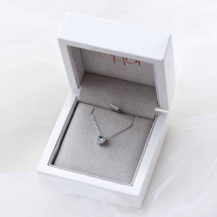 Halo náhrdelník s diamantmi 60996