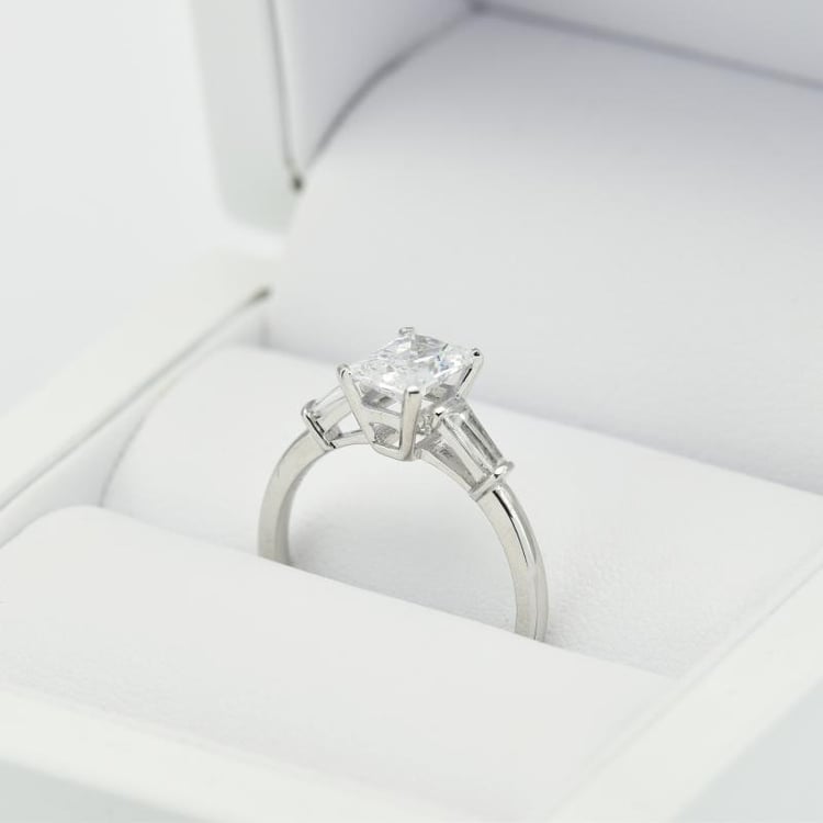 Zásnubný prsteň s emerald lab-grown diamantom Talena 126128