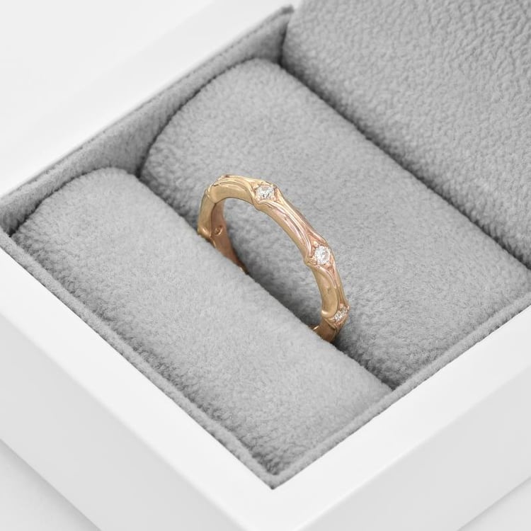 Pozlátený prsteň so zirkónmi 45189