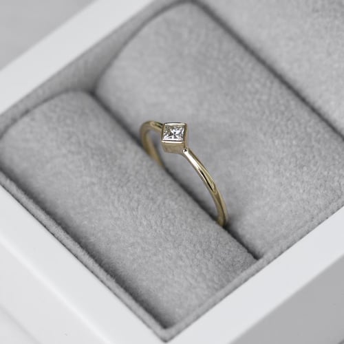 Zlatý zásnubný set prsteňov s certifikovaným GIA 0.19ct princess diamantom Elil