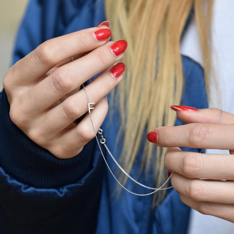 Strieborný náhrdelník s písmenom vašej voľby Lupe 103742