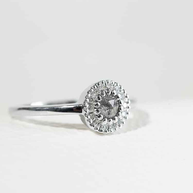 Zásnubný prsteň zo zlata so salt and pepper diamantom Vale 131940