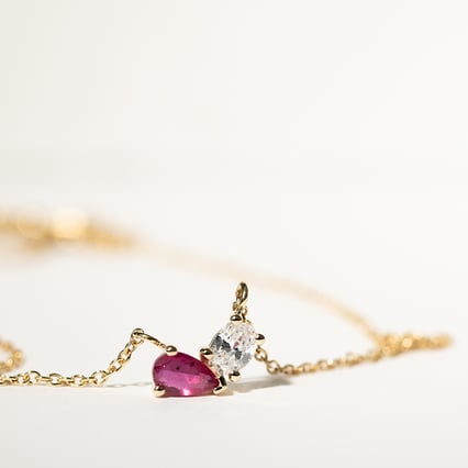 Náhrdelník Toi et Moi s rubínom a lab-grown diamantom Philou