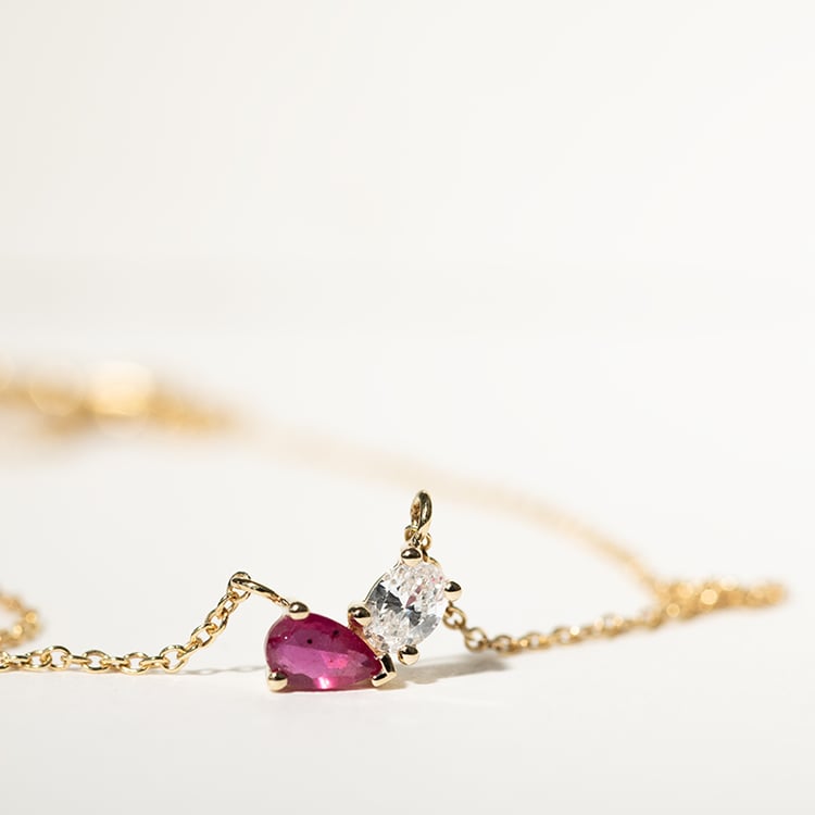 Náhrdelník Toi et Moi s rubínom a lab-grown diamantom Philou 134774