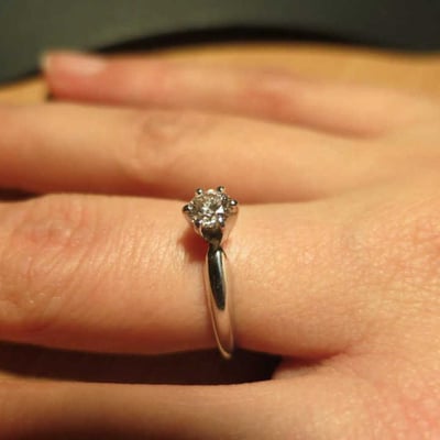 Zásnubný prsteň s diamantom 