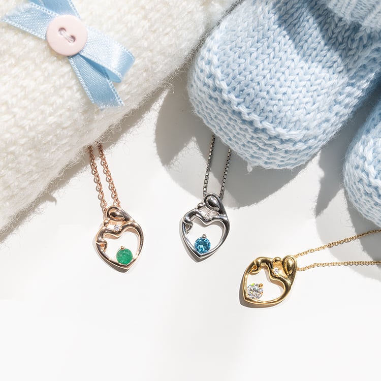 Prívesok matka a dieťa so švajčiarskym topásom a diamantom Heli 146326