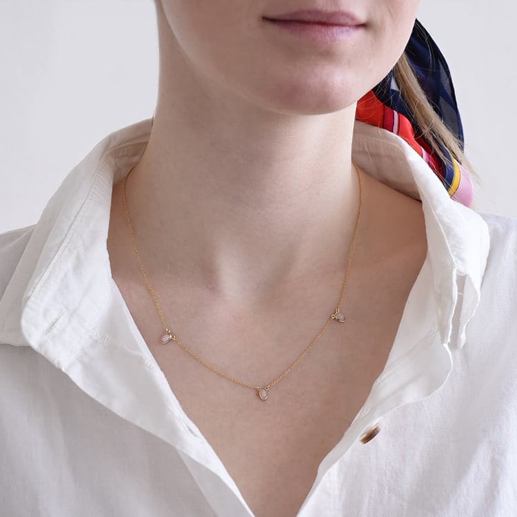 Zlatý náhrdelník s opálmi 96293