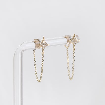 Visiace náušnice s lab-grown diamantmi Yuli