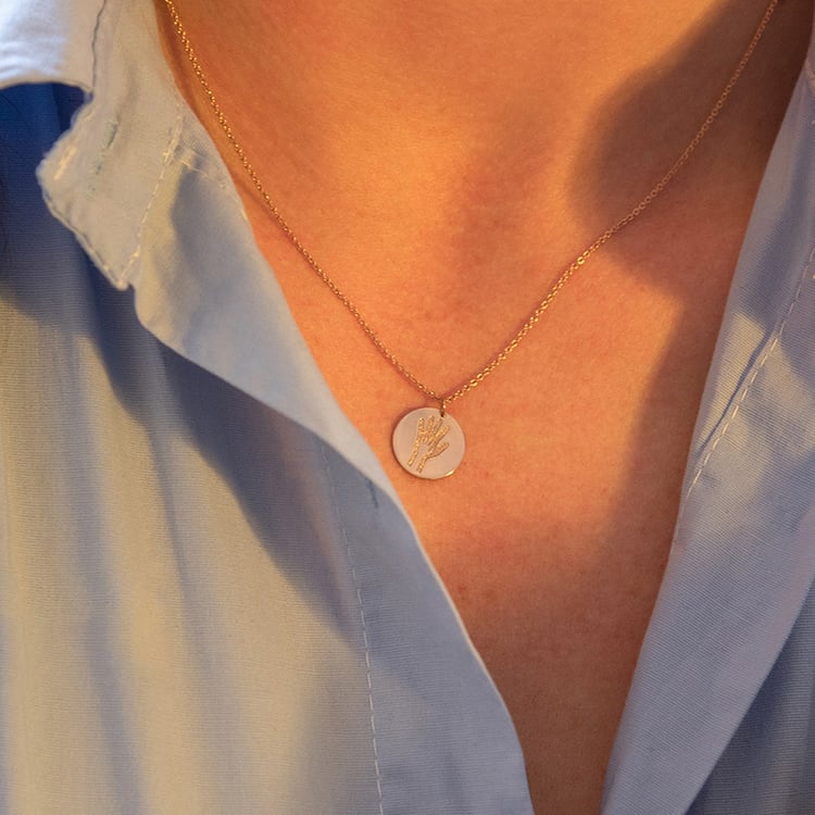 Strieborný prívesok s gravírom rúk Goff 99685