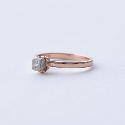 Zlatý prsteň s nebrúseným diamantom Jessie