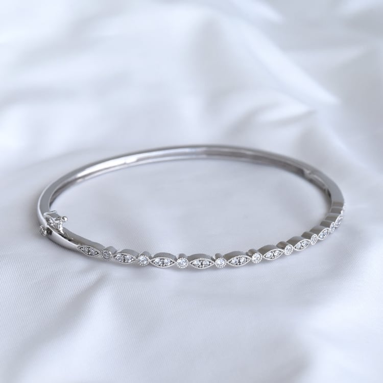 Strieborný náramok s blyšťavými diamantmi Cressida 107391