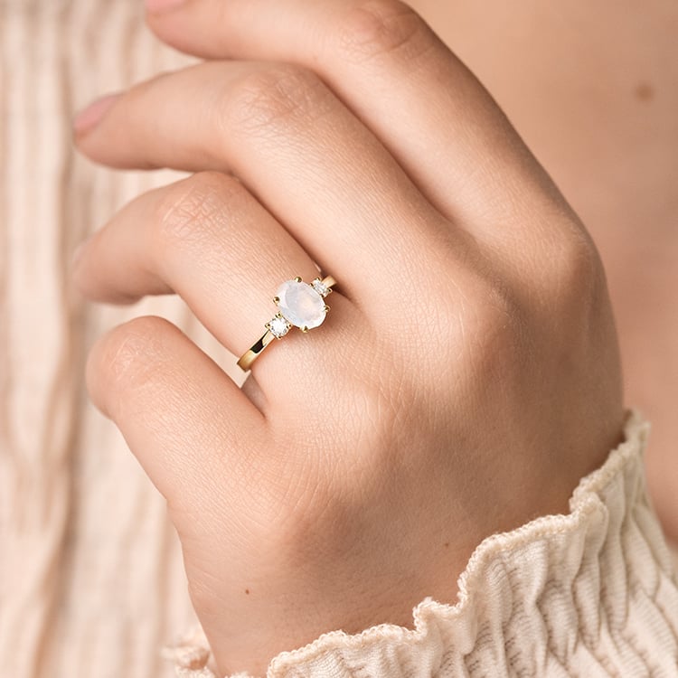 Zlatý prsteň s mesačným kameňom a moissanitmi Lettie 155204