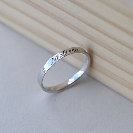 Zlatý prsteň s gravírom a drahokamom vašej voľby Blaire