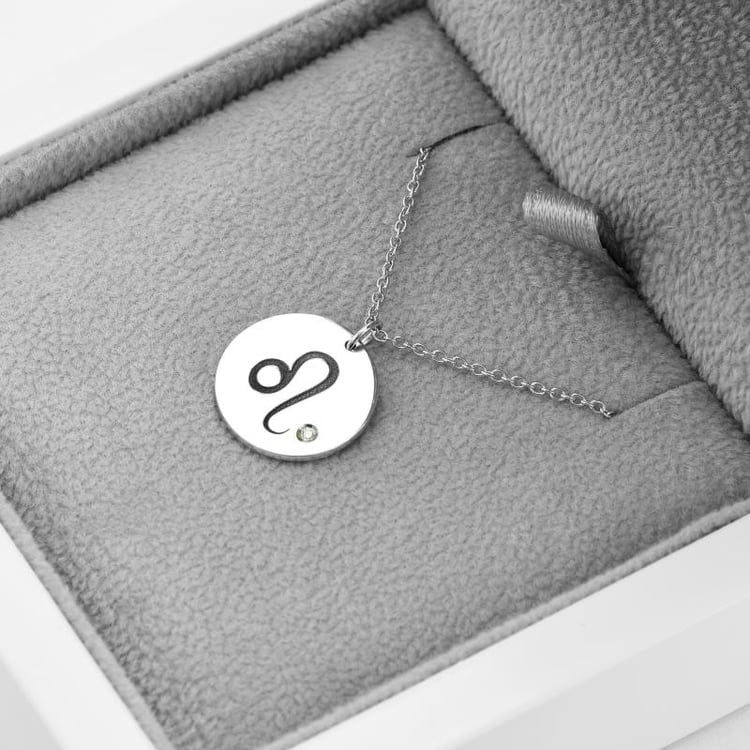 Strieborný prívesok so znamením a diamantom Lev 103417