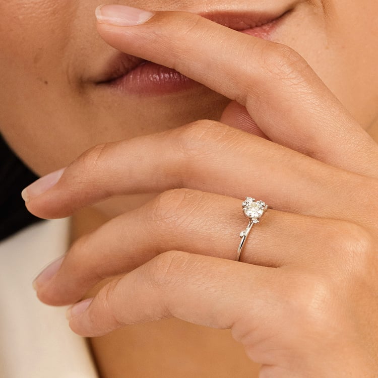 Cluster zásnubný prsteň s 0.3ct prírodným diamantom Rosa 162700