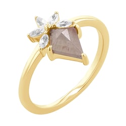 Prsteň so salt and pepper diamantom a a bielymi moissanitmi Madi