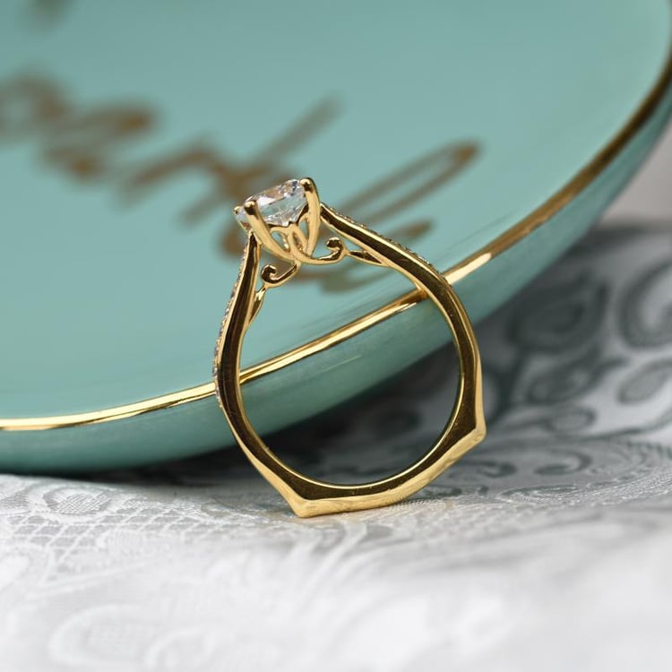 Zásnubný prsteň s moissanitem a diamantmi 66152