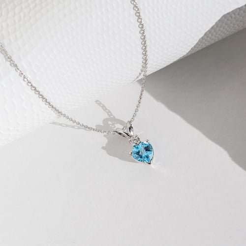Zlatý prívesok s topásom a diamantom Demelda