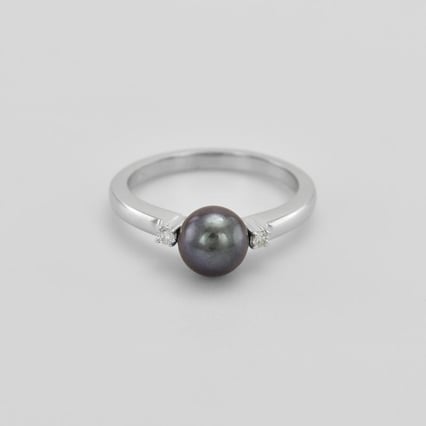 Zlatý prsteň s perlou a diamantmi Frederuna