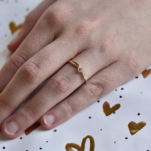 Zásnubný prsteň s diamantom Nescha
