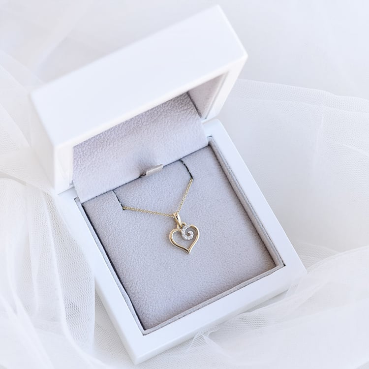 Prívesok v tvare srdca 93655