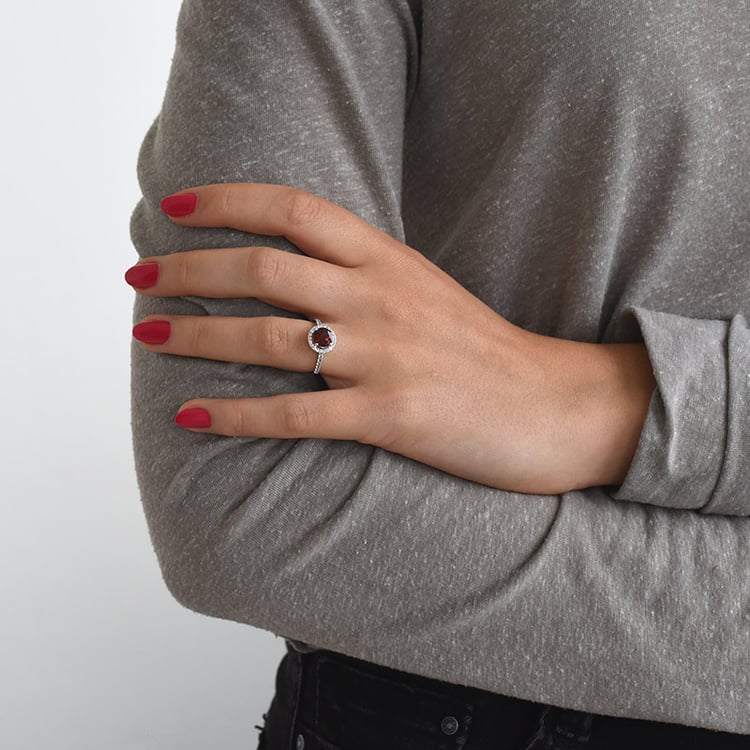 Prsten s granátom 66438