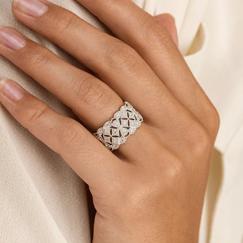 Moderný strieborný prsteň s lab-grown diamantmi Bernt