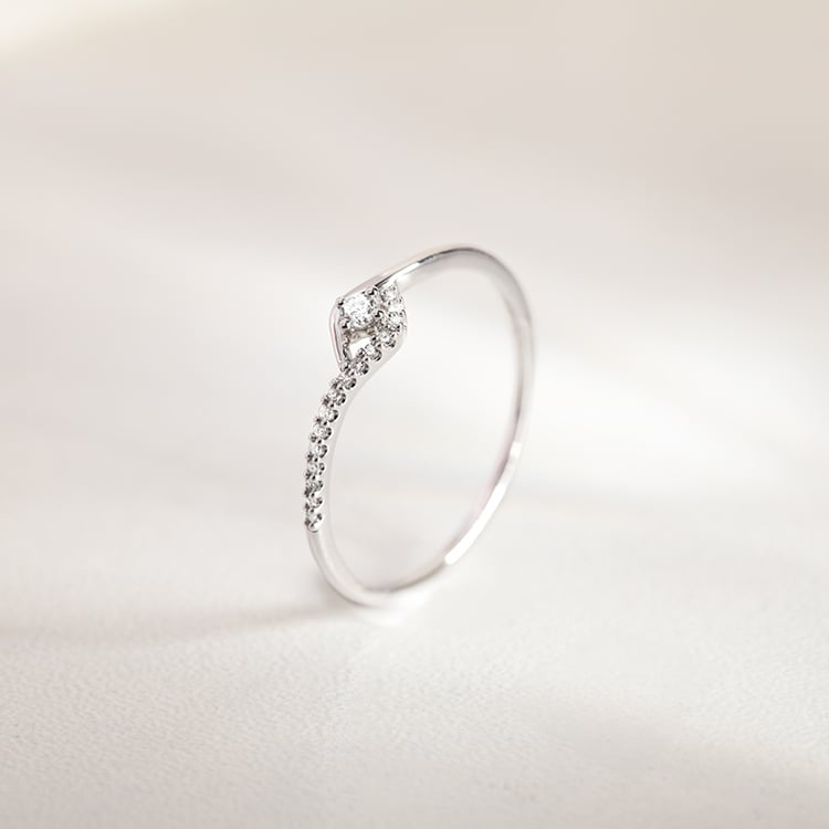 Strieborný romantický prsteň s lab-grown diamantmi Laurena 147888