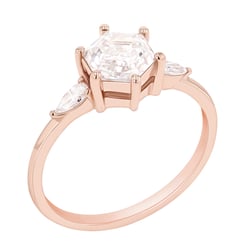 Zásnubný prsteň s hexagon moissanitom a pear diamantmi Larissa