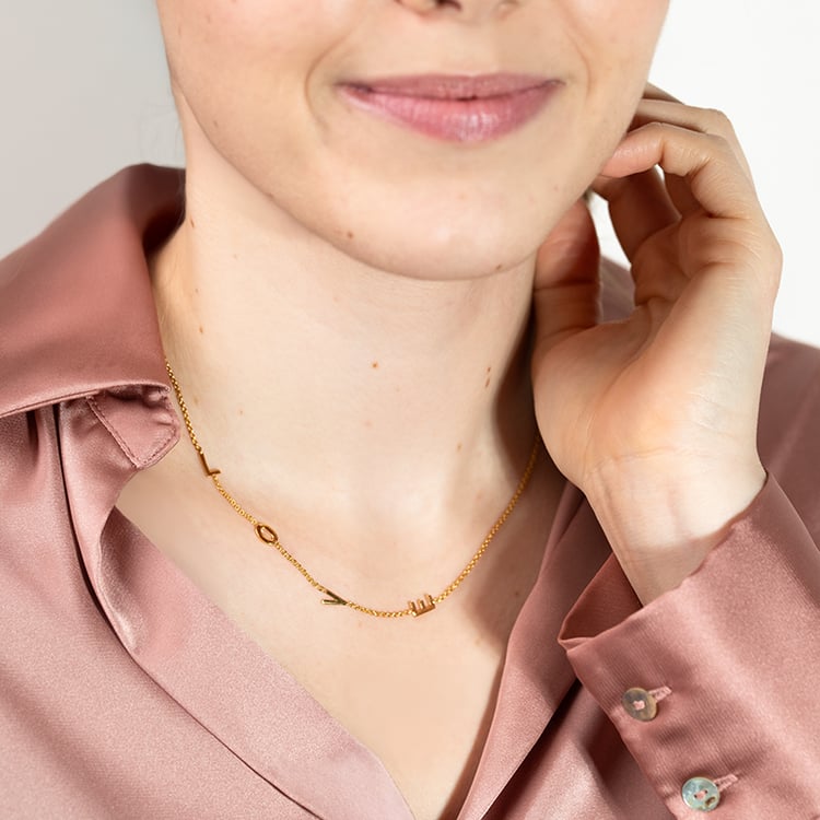 Strieborný náhrdelník s 4 písmenami vašej voľby Lupe 149679