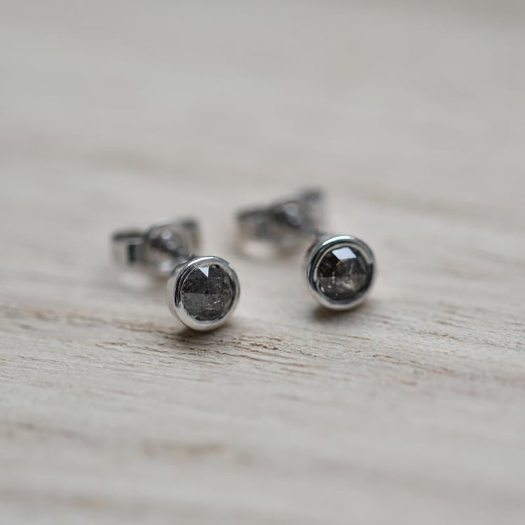 Zlaté náušnice s diamantmi 43466