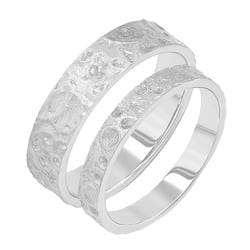 Svadobné obrúčky s atypickým povrchom Lays