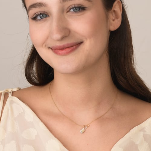 Zlatý prívesok s diamantom v tvare gitary Amie