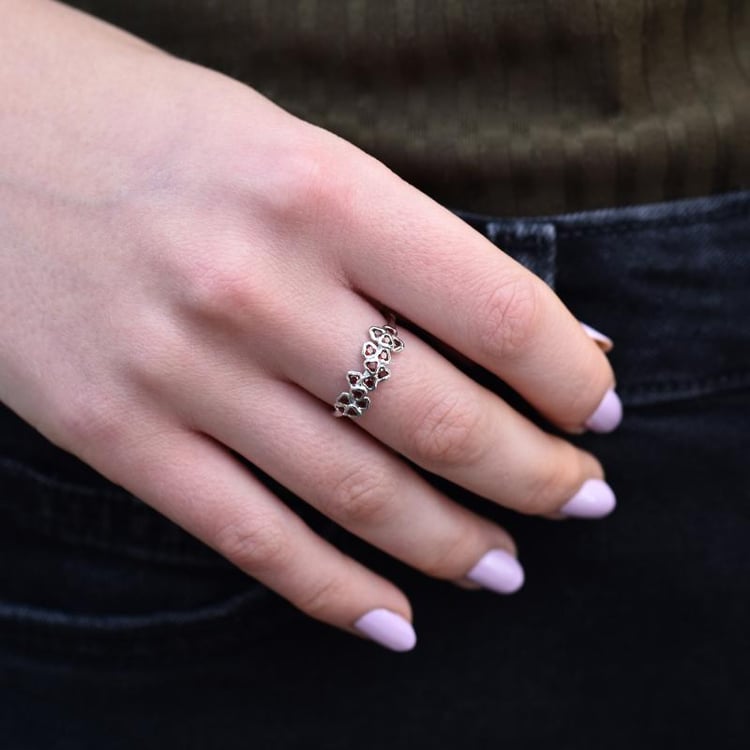 Prsteň s granátovými kvietkami 44963