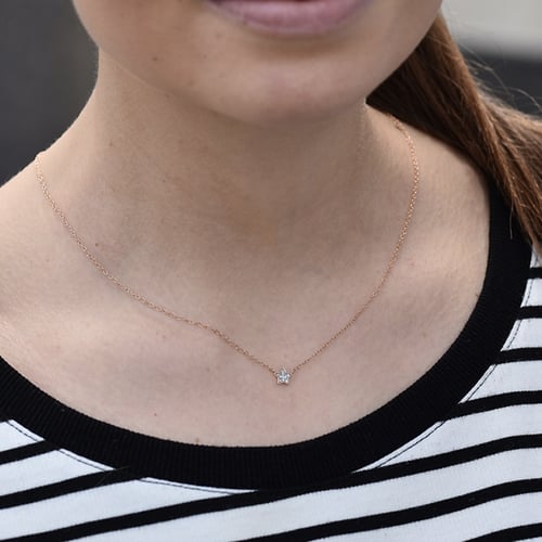 Náhrdelník s diamantovou hviezdou Lynet