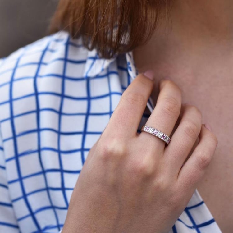 Strieborný prsteň s ružovými zafíry 42560